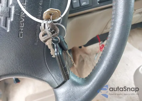 1996 Chevrolet Tahoe K1500 from USA, damaged, VIN 1GNEK13R8TJ396393